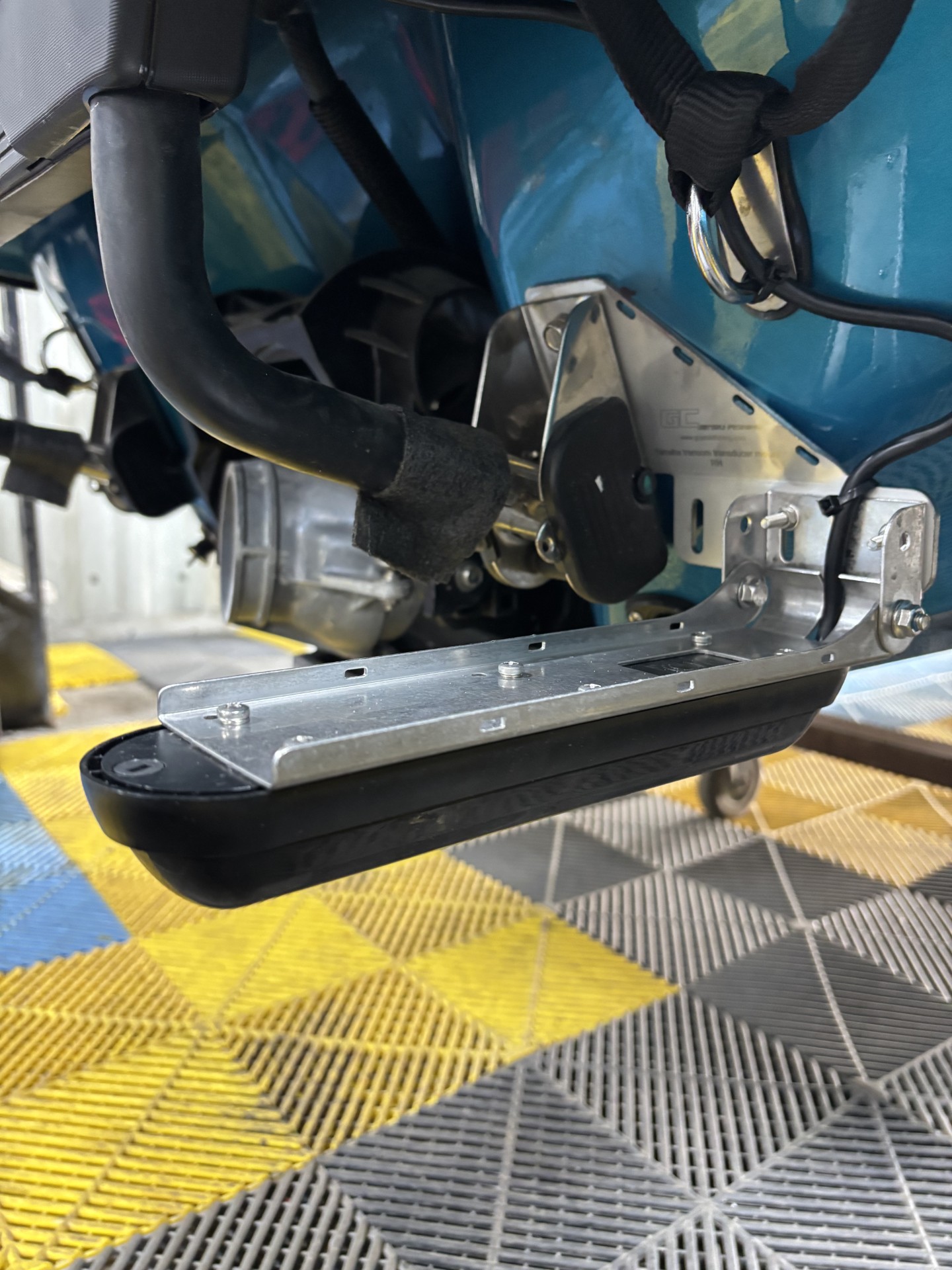 Transom Mount Transducer Bracket YAMAHA - Image 2